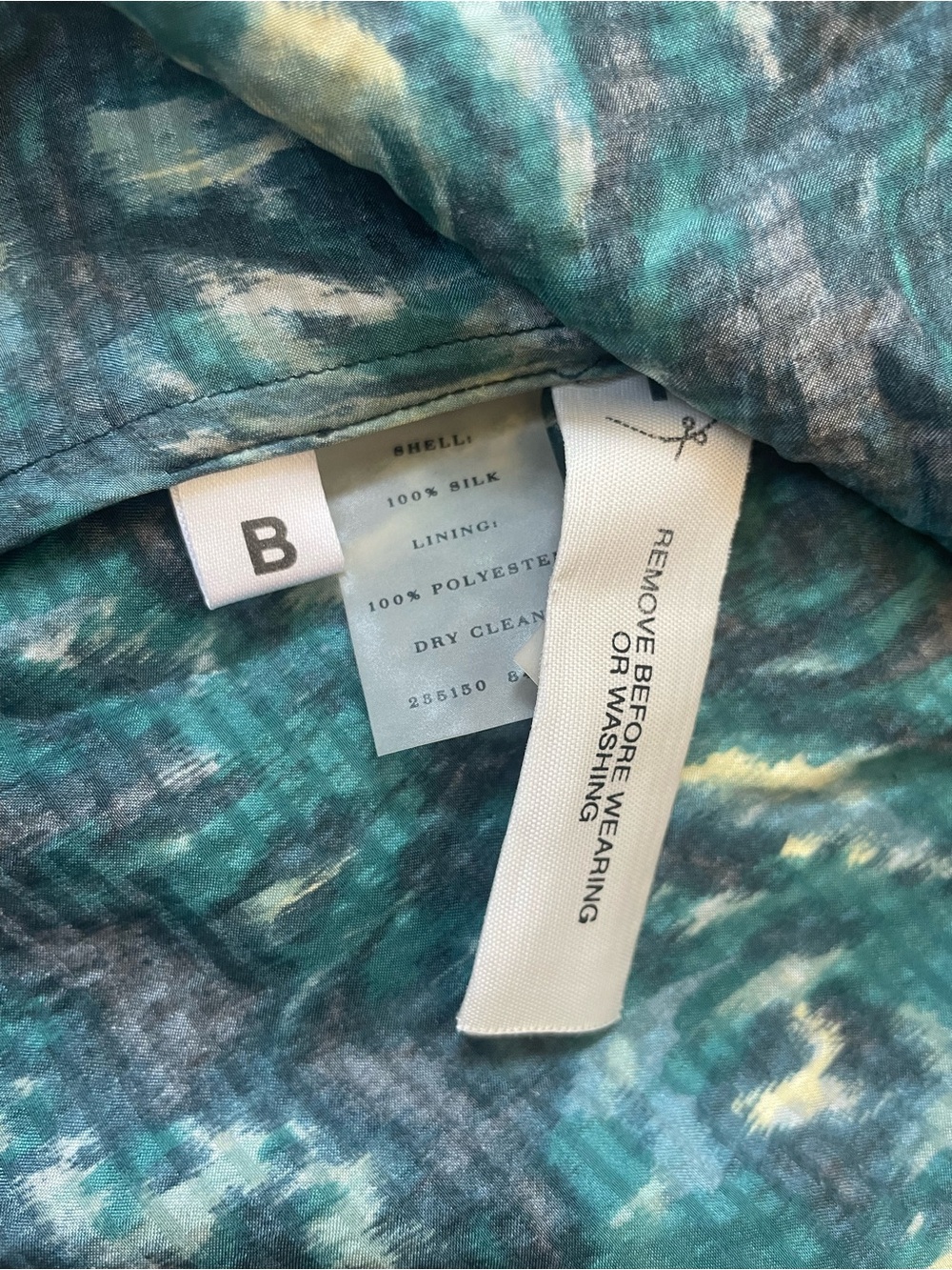 100% Silk Ann Taylor Top Dark Blue and Green Pattern - Picture 3 of 7